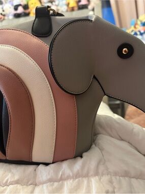 Women’s Elephant-Shaped Colorblock Crossbody Bag - Pink & Gray